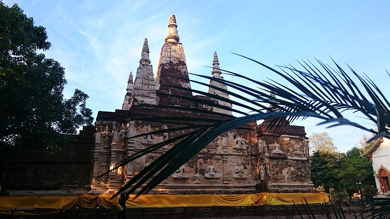 ワット・チェット・ヨートの外観