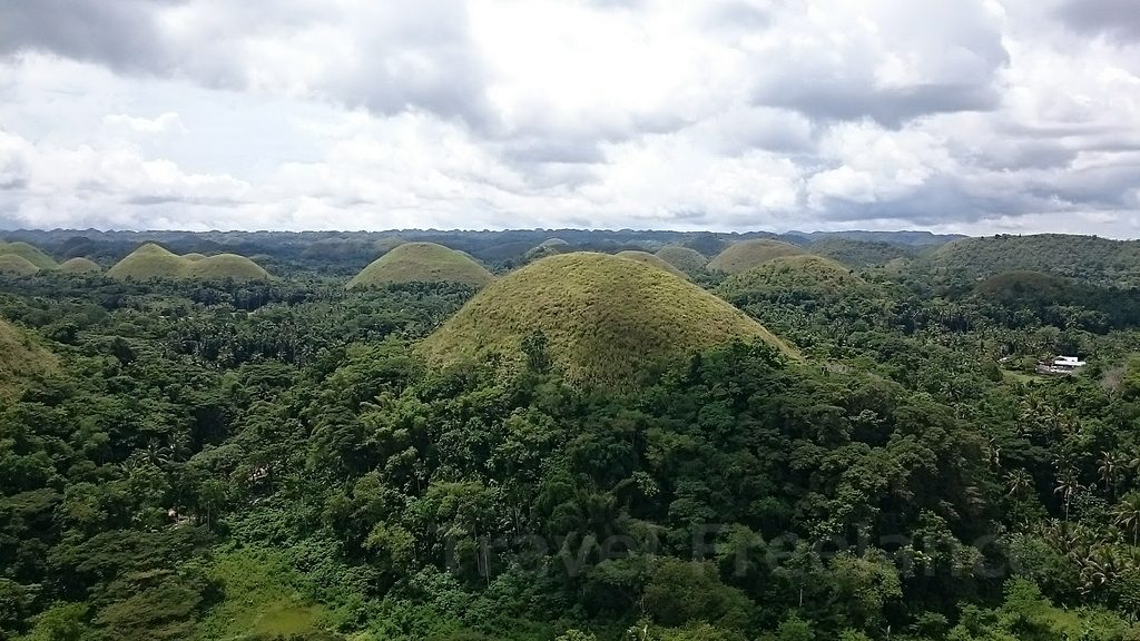 チョコレート・ヒルズ展望台（Chocolate Hills）