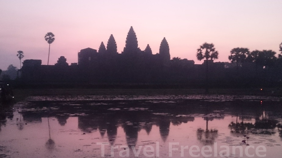 アンコールワット遺跡の御来光シーン