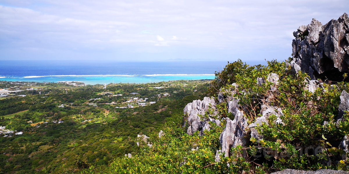 本部富士山頂から北側を望む景色