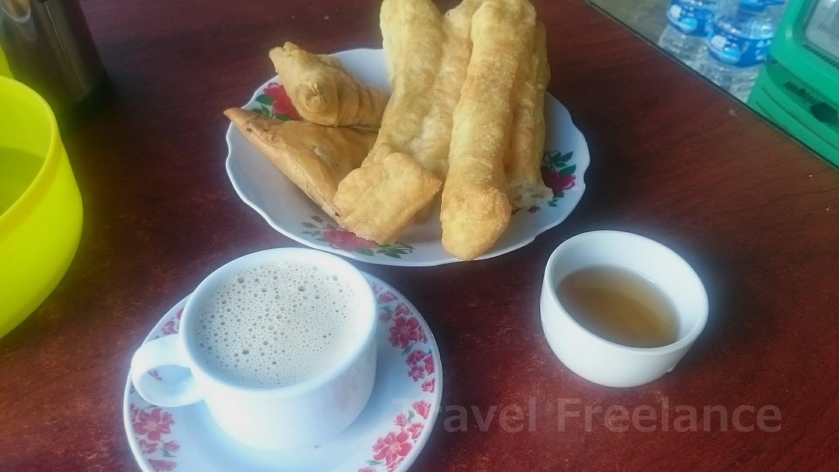 ミャンマー式ミルクティー「ラペイエ」