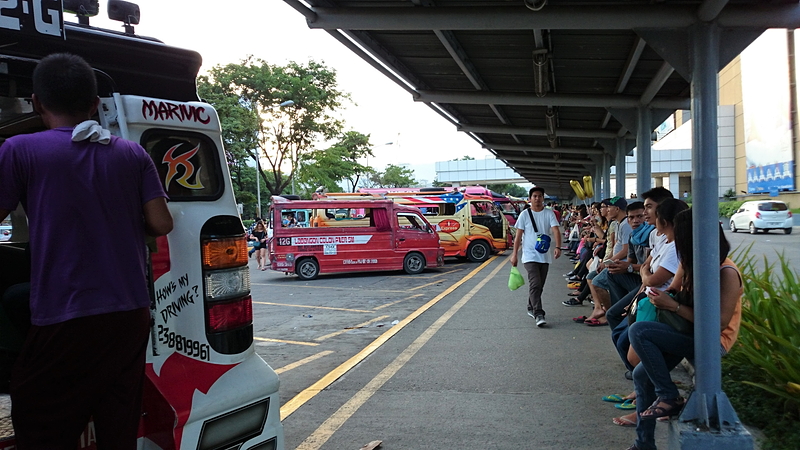 「SM Cebu City」のジープニー乗り場